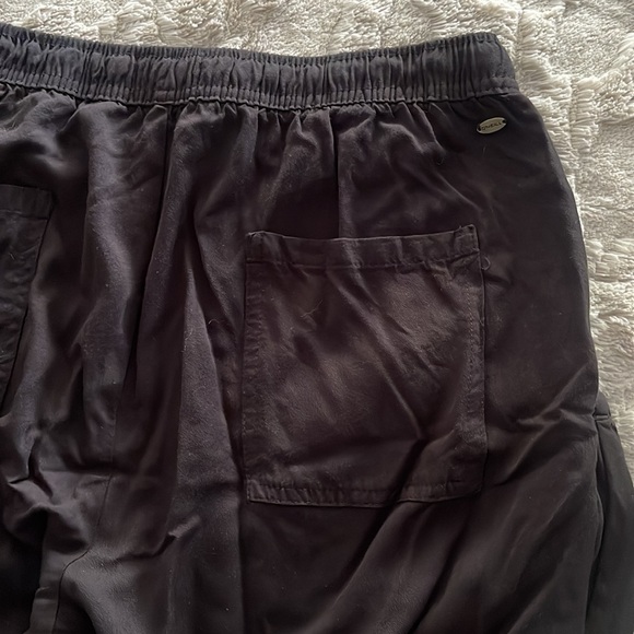 O’Neill women’s black pants - Picture 5 of 6